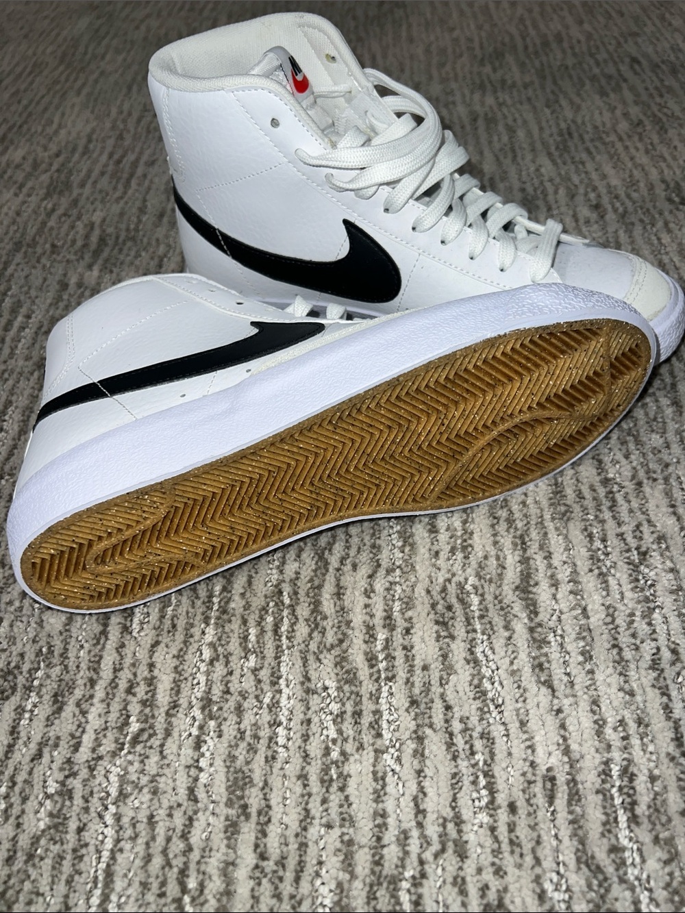 Boys Nike Blazer Mid '77 White w/black, NEW, Sz 7 (women’s 8.5) - Picture 5 of 5